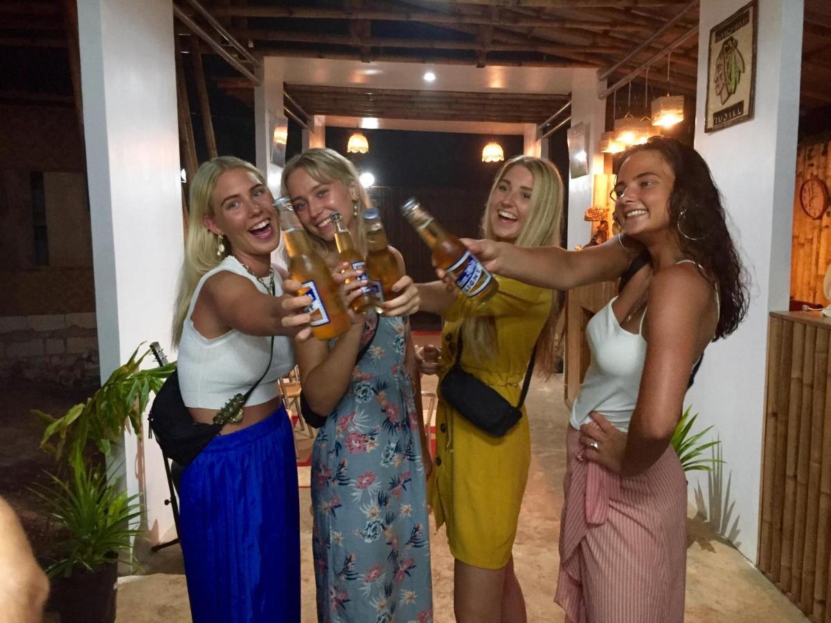 Bohemian Bohol Hostel Панглао Экстерьер фото